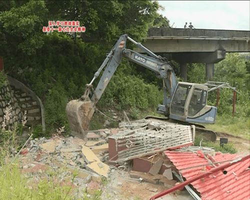 揭西某鎮(zhèn)依法強制拆除3處河湖違規(guī)建筑，堅決守護(hù)水域生態(tài)環(huán)境